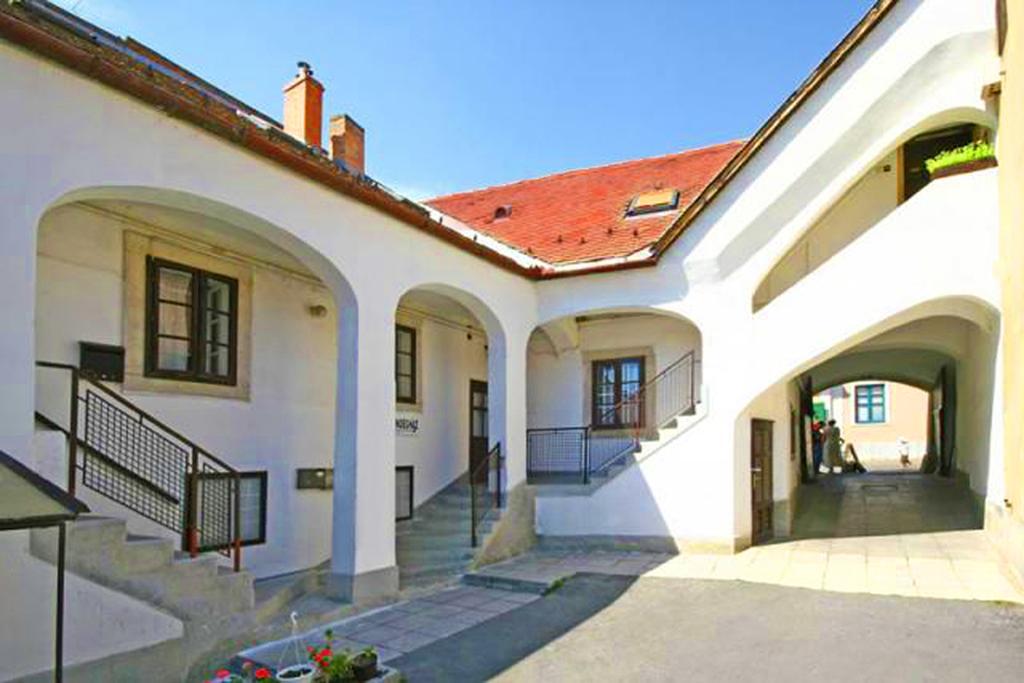 Hotel Barokk Vendeghaz Eger Zewnętrze zdjęcie
