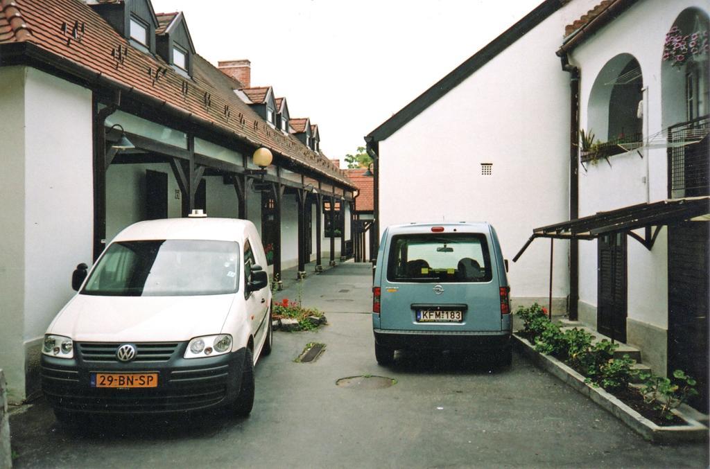Hotel Barokk Vendeghaz Eger Pokój zdjęcie